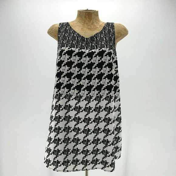 CAbi Black White Broken Check Houndstooth Top Medium #3090 Sleeveless Womens - Picture 2 of 9